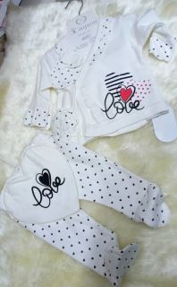 5 DoudouMama Kit naissance pull pantalon gant de main bandeau bavoir 7500